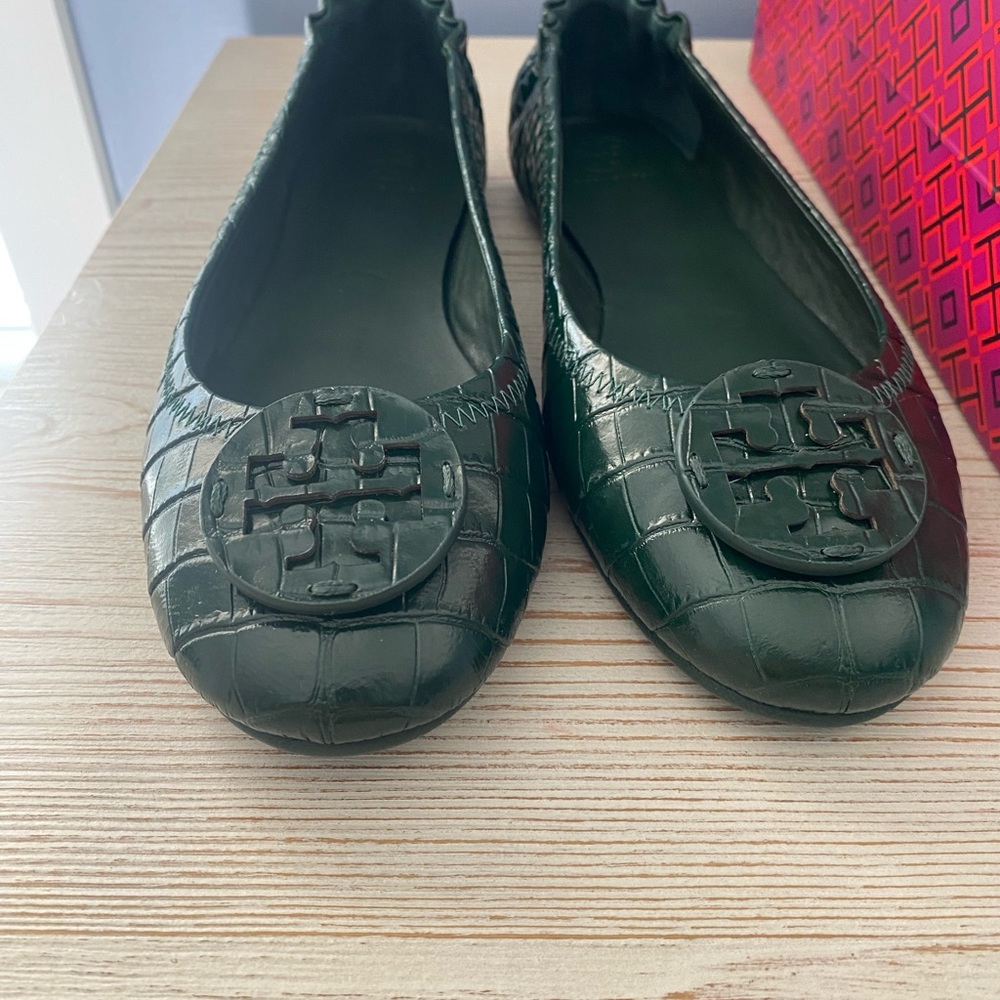 Tory Burch Green Croc Ballet Flats - Size 8.5 New In Box